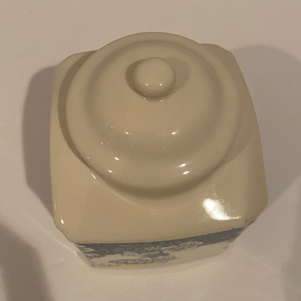 Crabtree & Evelyn of London Container - Picture 7 of 7